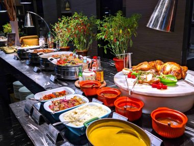 Lunch Buffet at Kwee Zeen (Prior reservation is required)