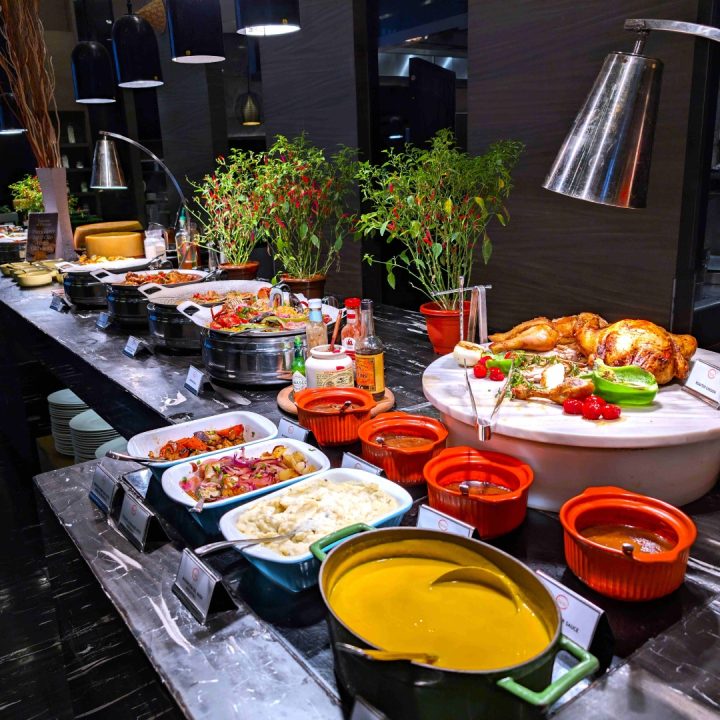 Lunch Buffet at Kwee Zeen (Prior reservation is required)